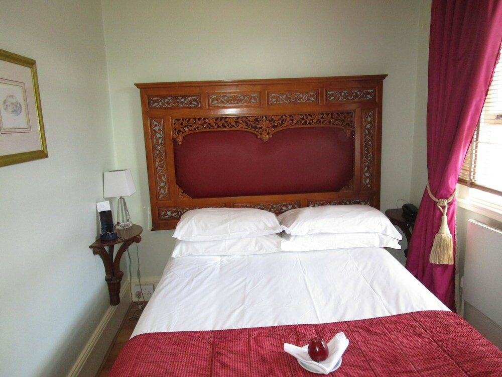 Фото Twenty Nevern Square Hotel