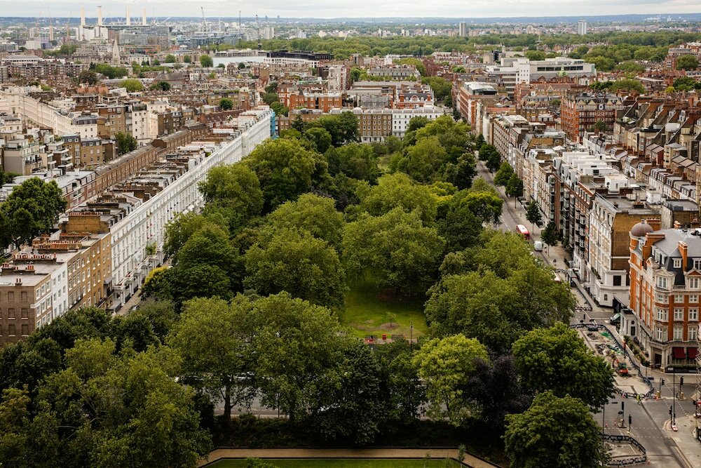 Фото Jumeirah Carlton Tower