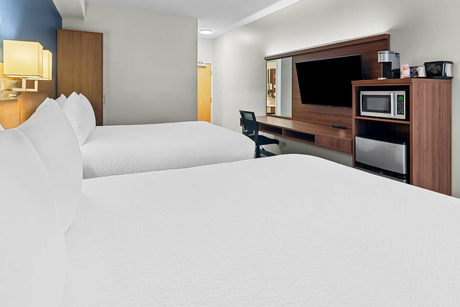 Фото Park Inn by Radisson, Kelowna