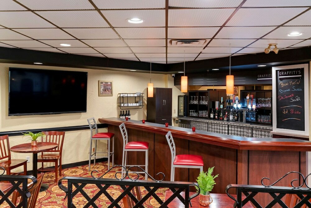 Фото Quality Hotel & Suites Montreal East