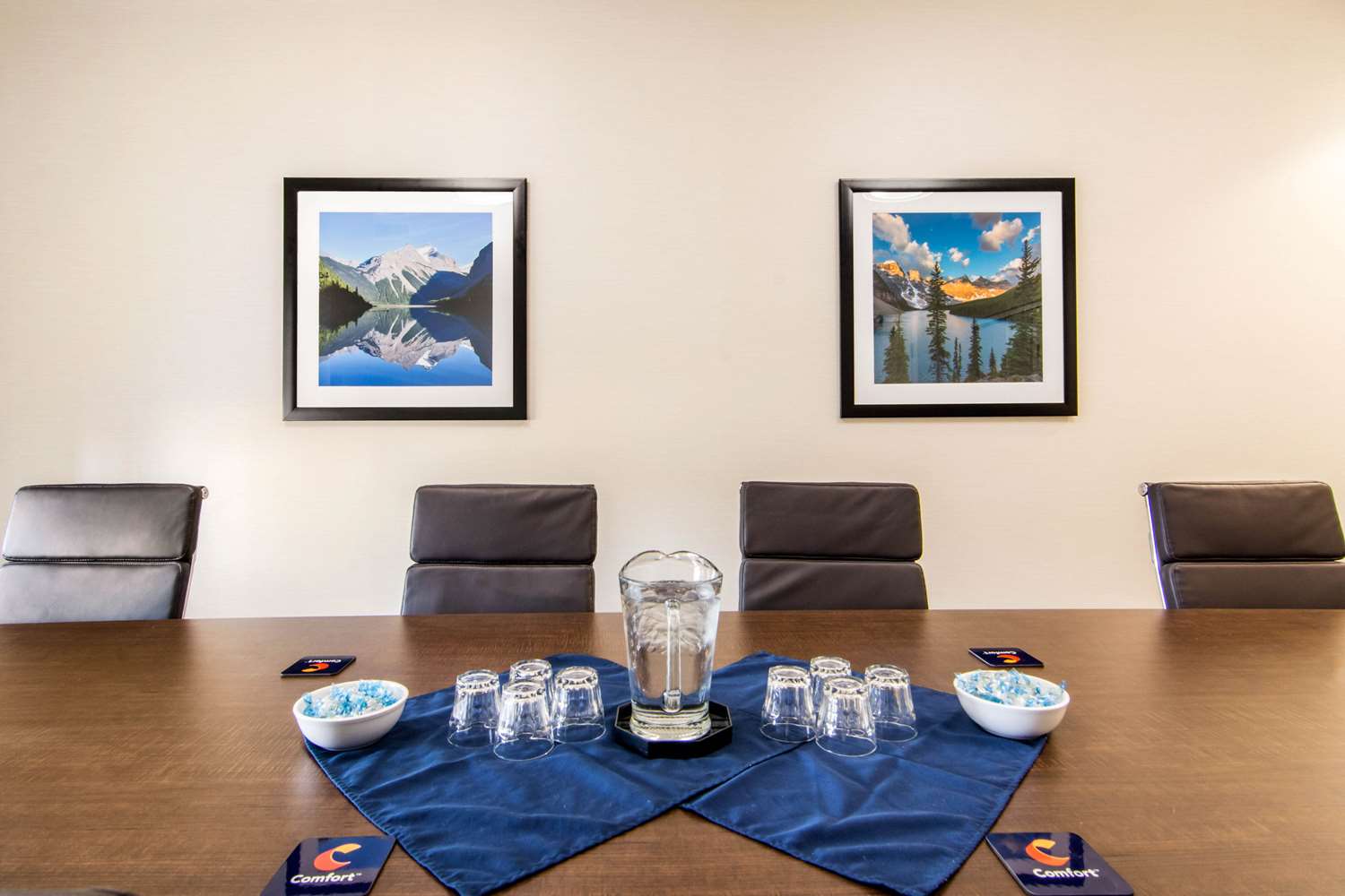 Фото Comfort Inn & Suites