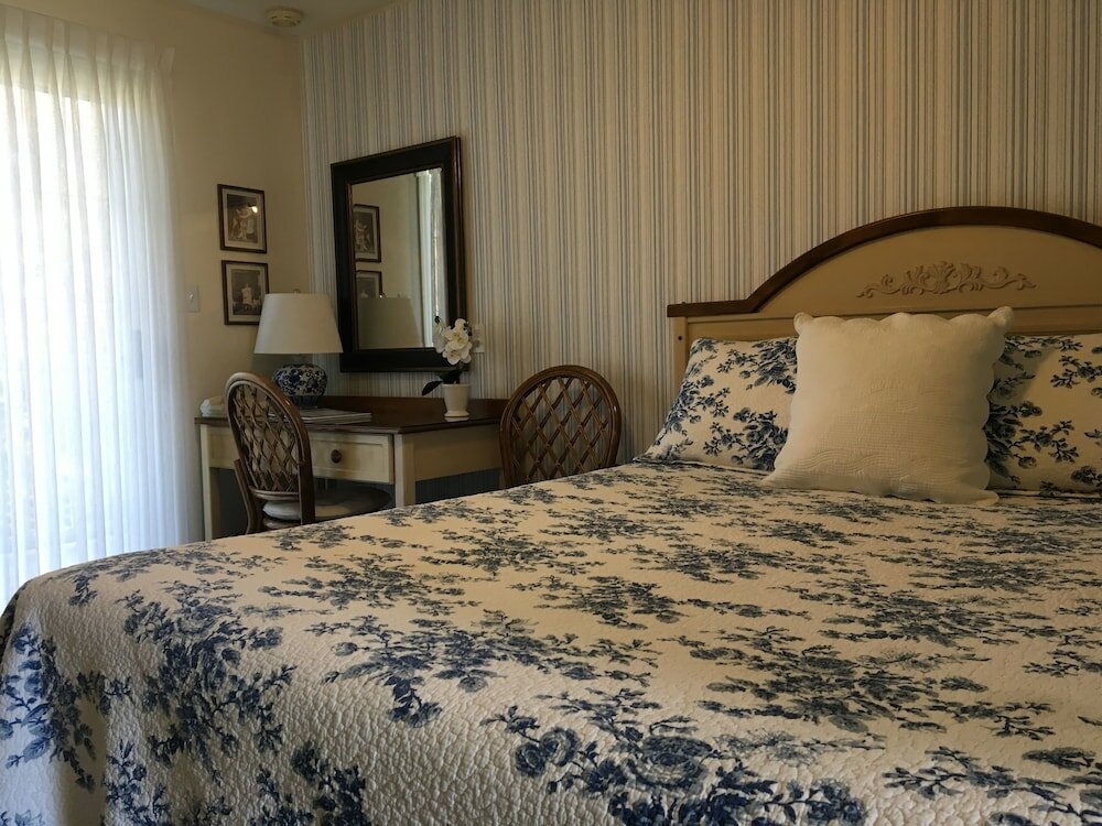 Фото Lakeside Country Inn