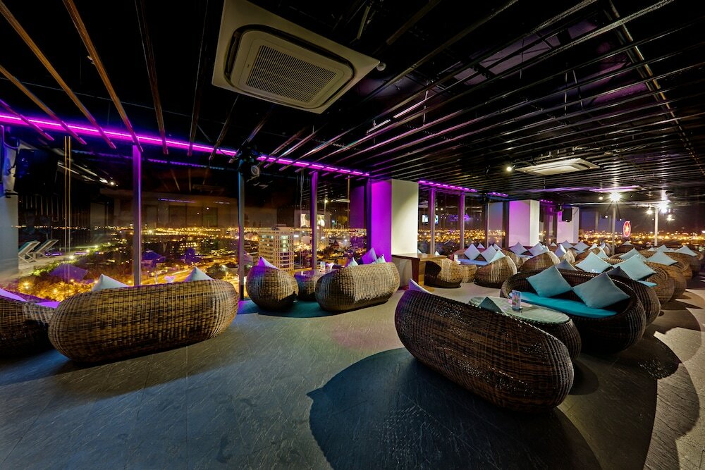 Фото Yarra Ocean Suites Danang