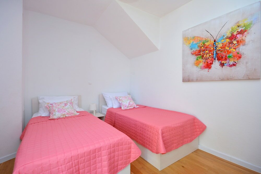 Фото Villa Karaber