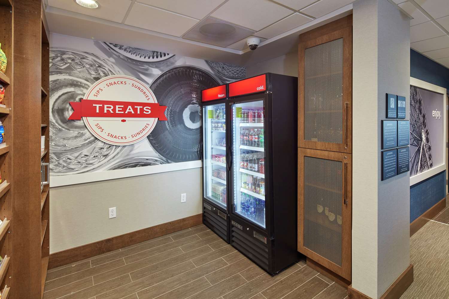 Фото Hampton Inn & Suites Sacramento at Csus