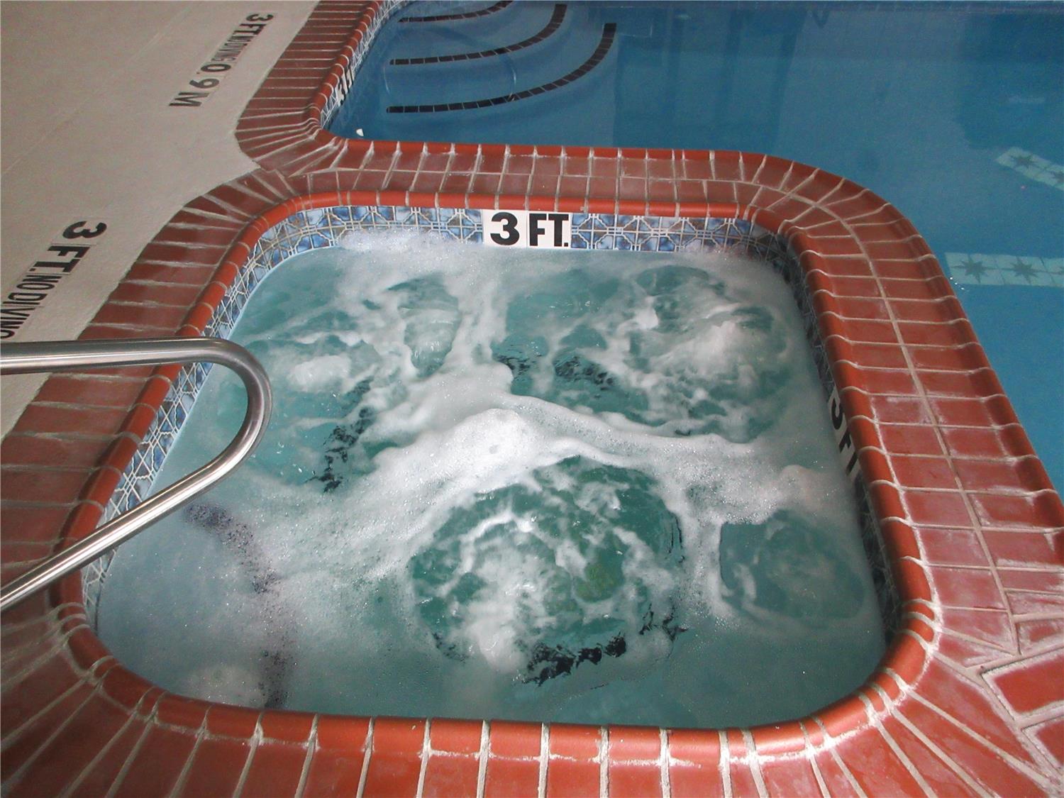 Фото SureStay Plus Hotel by Best Western San Antonio SeaWorld