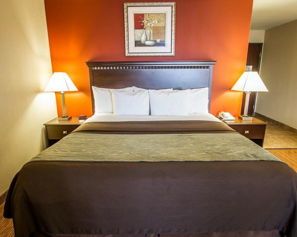 Фото Comfort Inn West