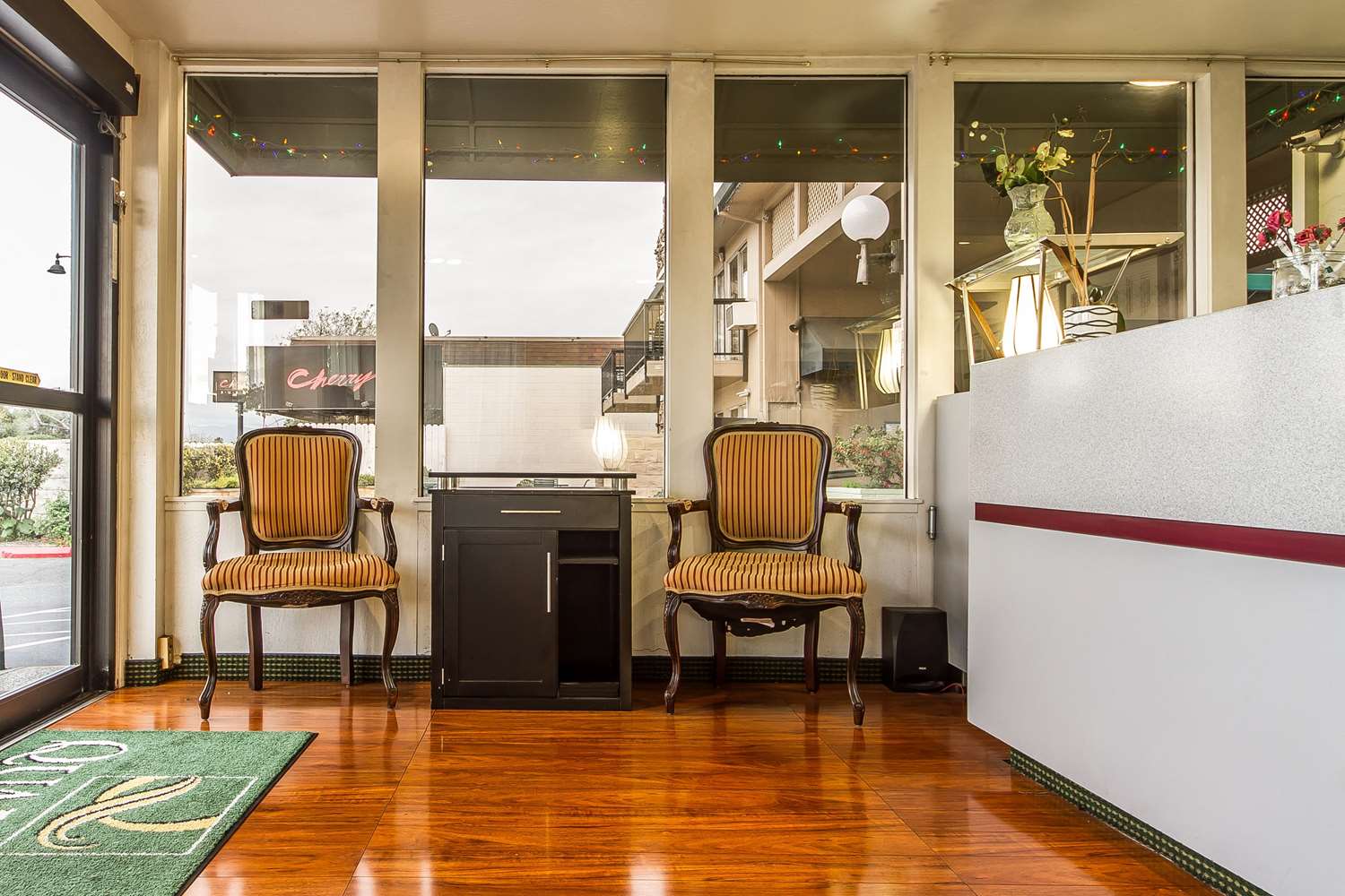 Фото Quality Inn & Suites Silicon Valley