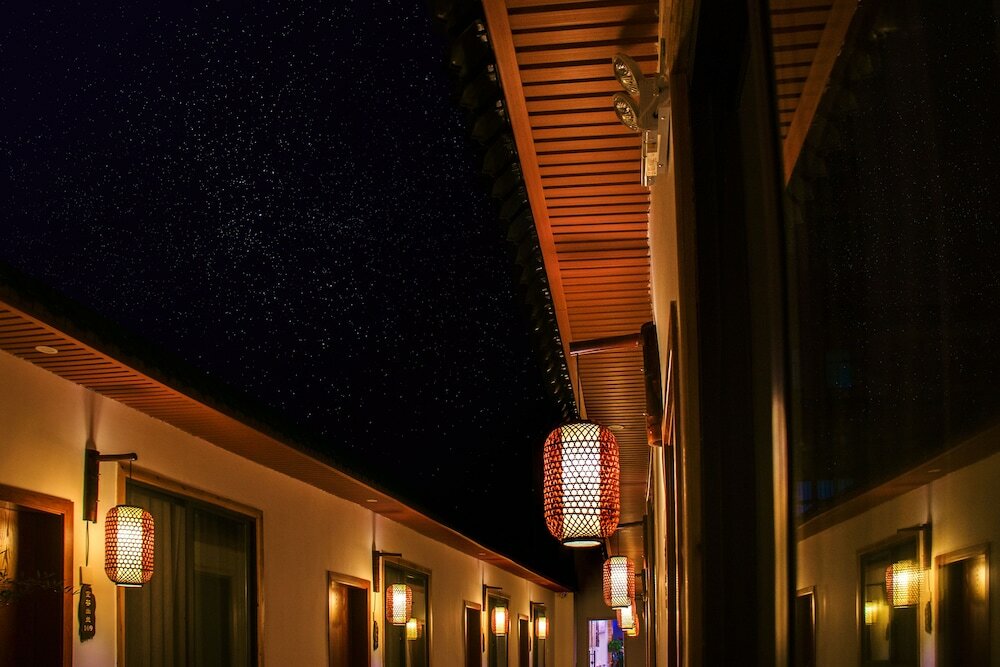 Фото Listening To The Rain Hall Inn