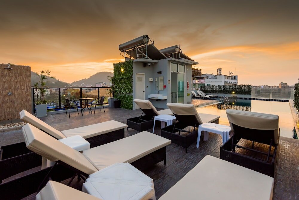 Фото Hallo Patong Hotel & Restaurant