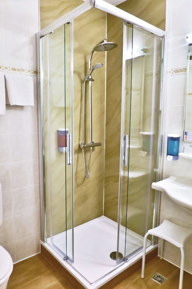 Фото Novapark Flugzeughotel Graz