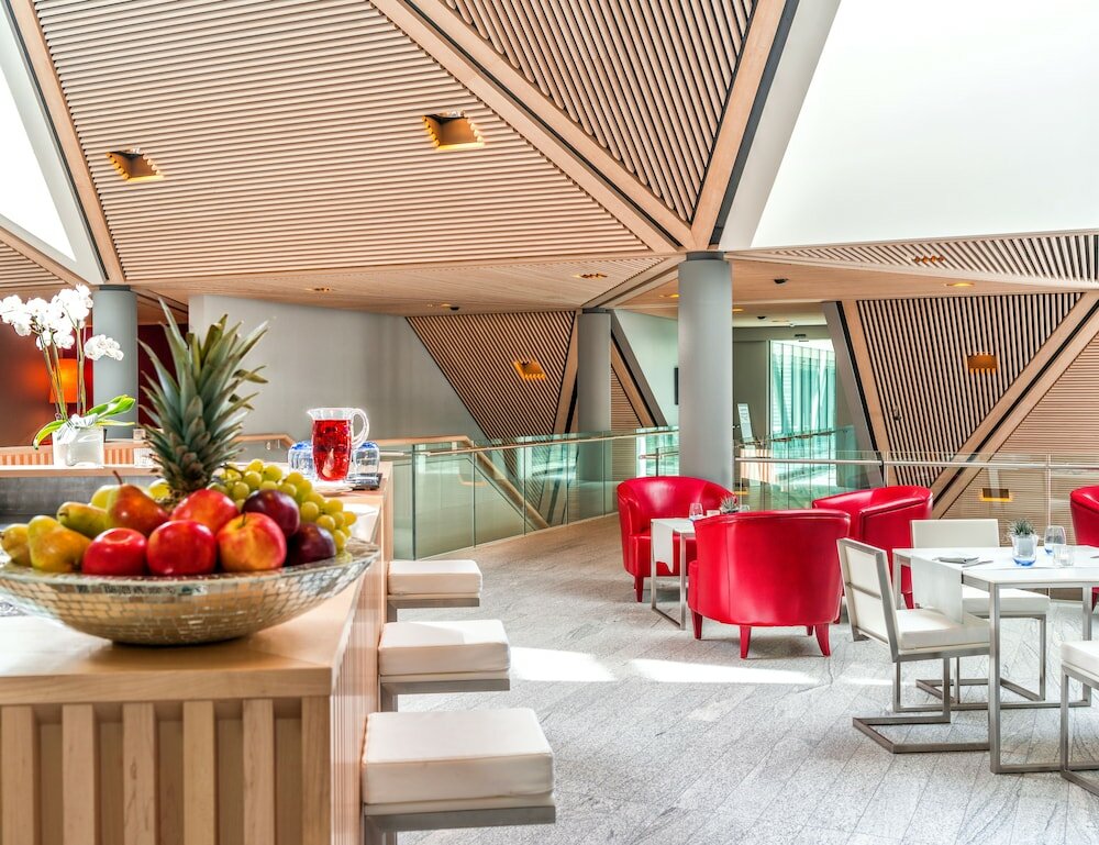 Фото Tschuggen Grand Hotel