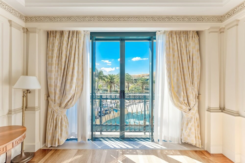 Фото Imperial Hotel Gold Coast