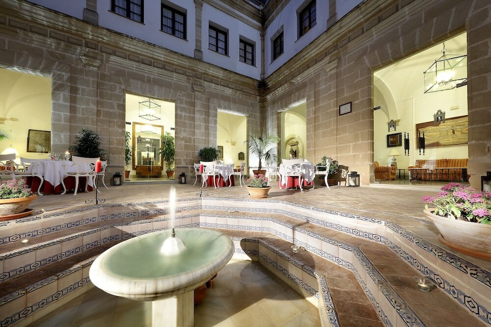 Фото Monasterio de San Miguel