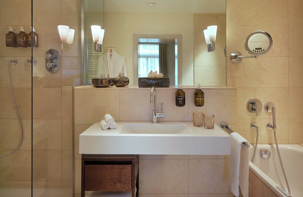 Фото Hotel Alden Splügenschloss Zürich - Leonardo Limited Edition