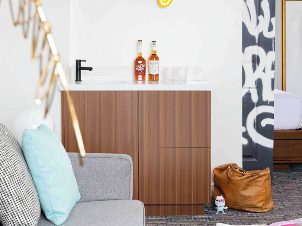 Фото Hotel Belmont Vancouver MGallery