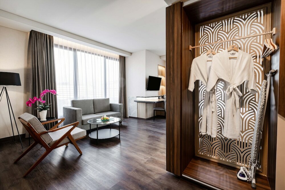 Фото Отель Quest Hotel Prime Pemuda