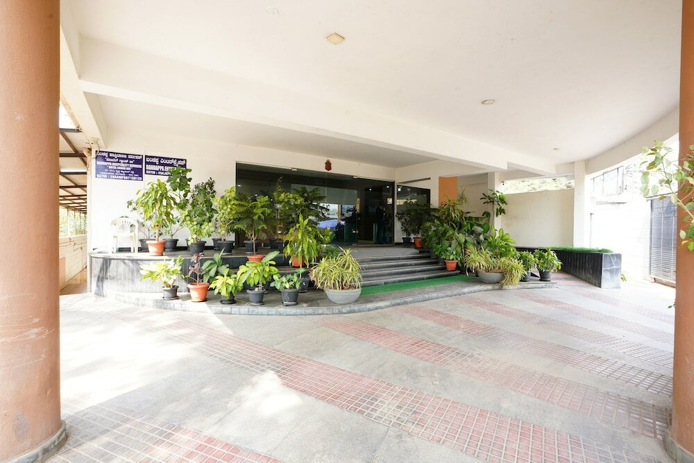 Фото Hotel Grand Bee