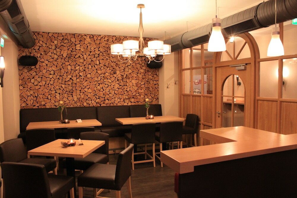 Фото Troll's Brauhaus Hotel