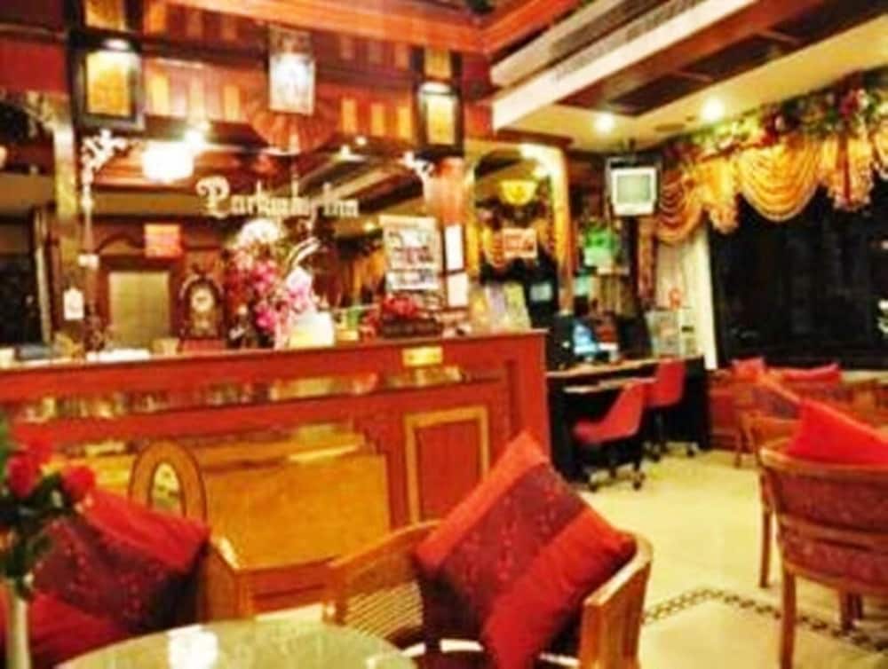 Фото Parkway Inn