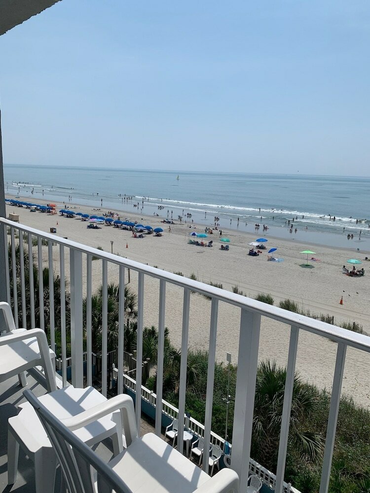 Фото Blu Atlantic Oceanfront Hotel & Suites