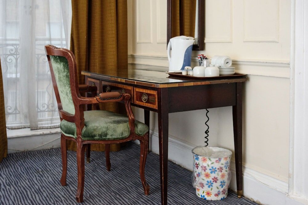 Фото Rose Court Hotel