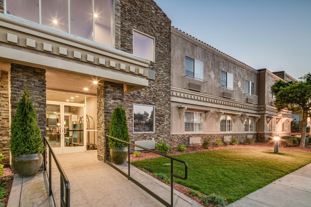 Фото Holiday Inn Express & Suites Santa Clara, an Ihg Hotel