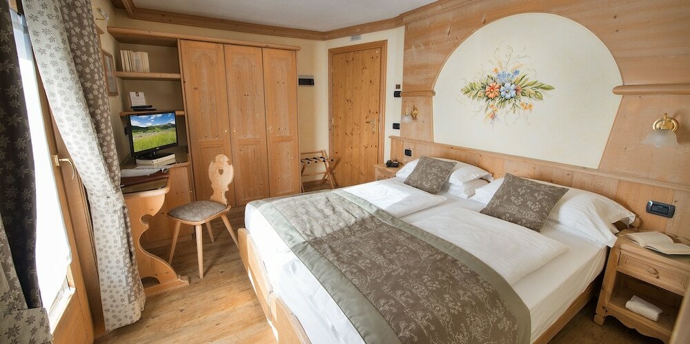 Фото Hotel Crosal