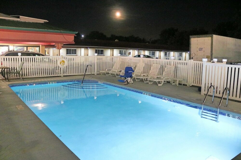 Фото Budget Host Inn Niagara Falls