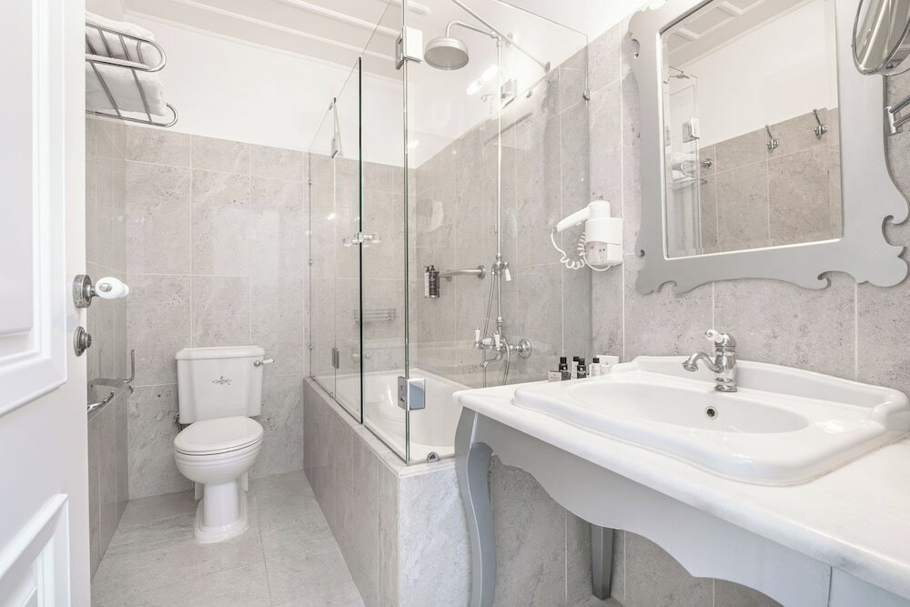 Фото Micra Anglia Boutique Hotel & SPA