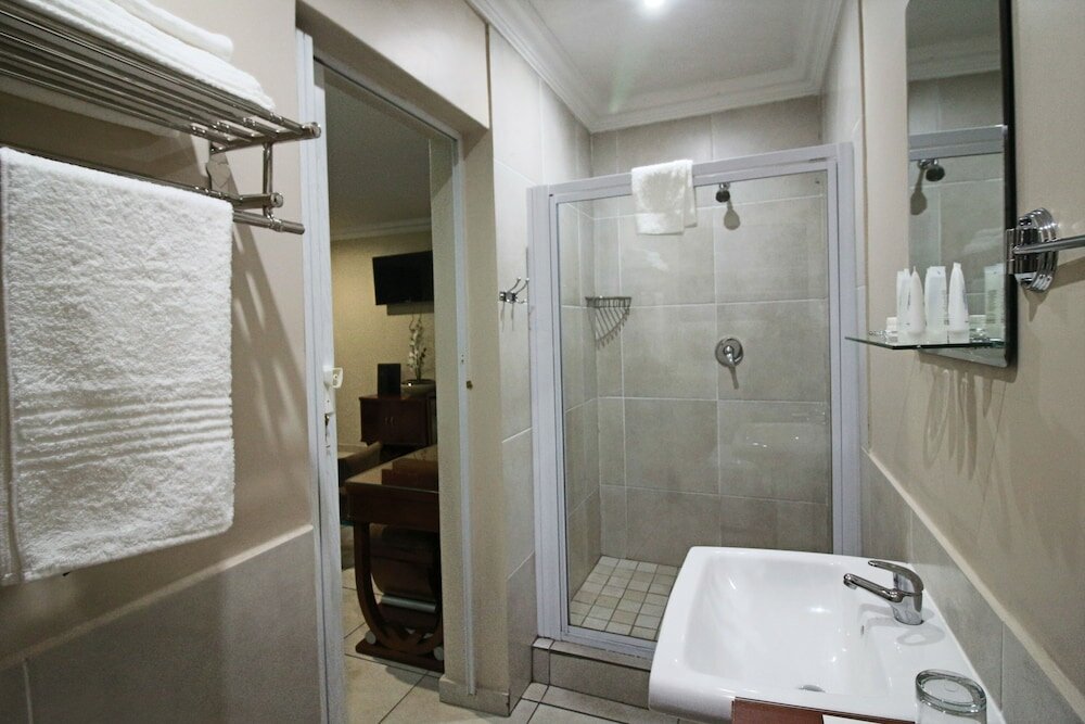 Фото Lakeview Boutique Hotel & Conference Center