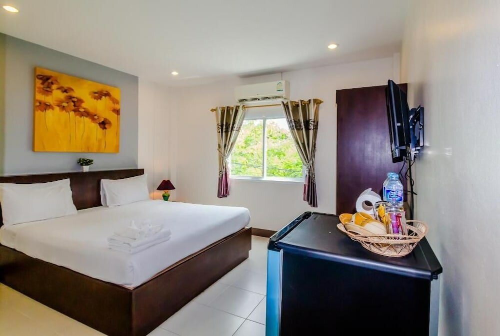 Фото Baan Yuyen Karon Guesthouse