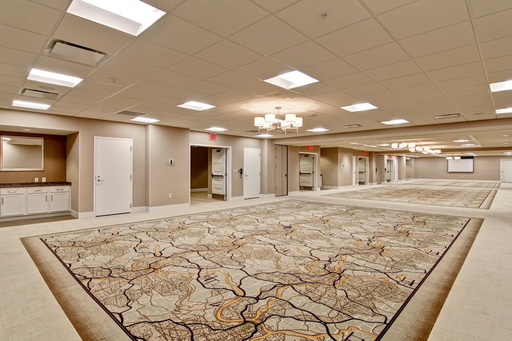 Фото Hampton Inn & Suites Cincinnati-Downtown