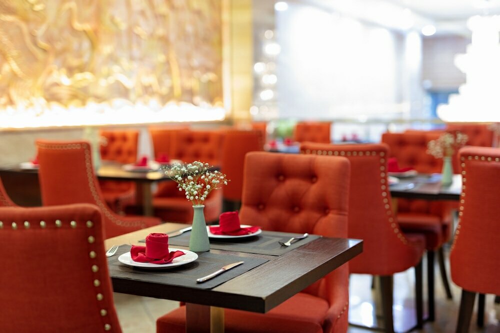 Фото Skylark Hotel