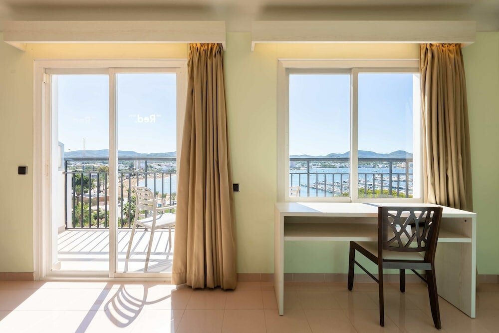 Фото The Red Hotel by Ibiza Feeling 