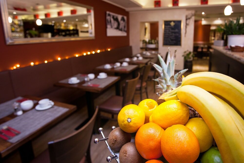 Фото Boutique 003 Koln am Dom