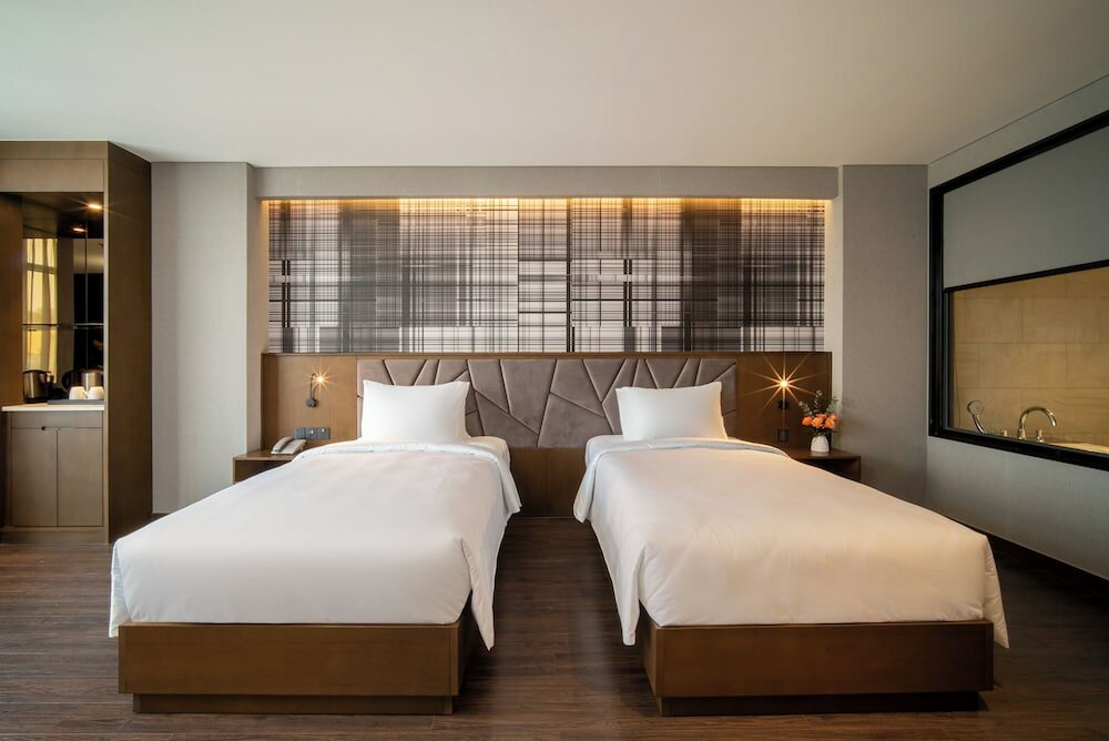 Фото Nhat Ha Lavish Hotel