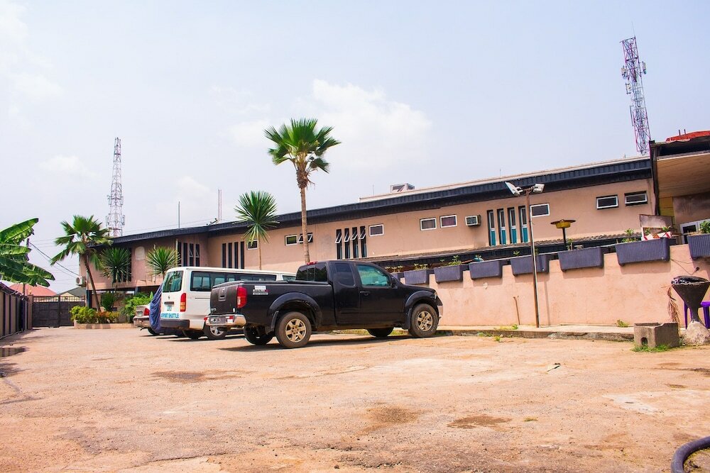 Фото Divine Fountain Agidingbi