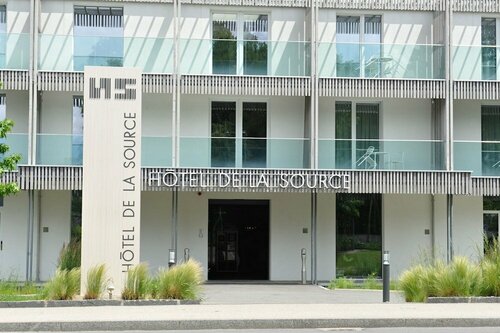Гостиница Hotel de la Source в Понтарлье