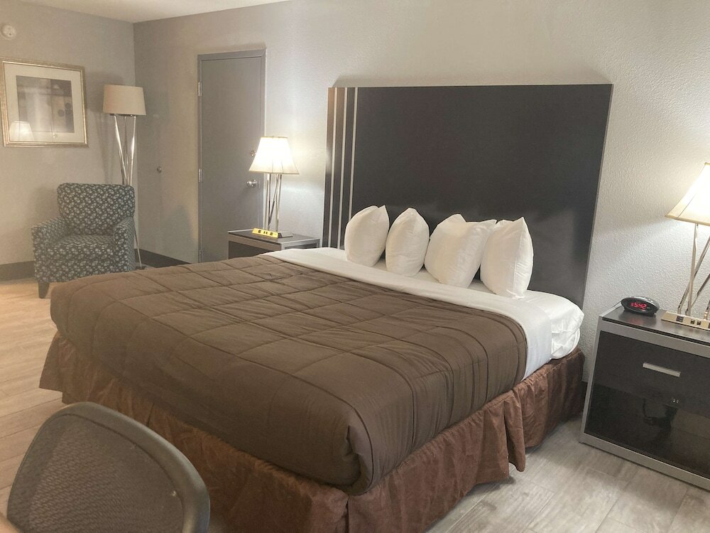 Фото Best Western Plus Reading Inn & Suites