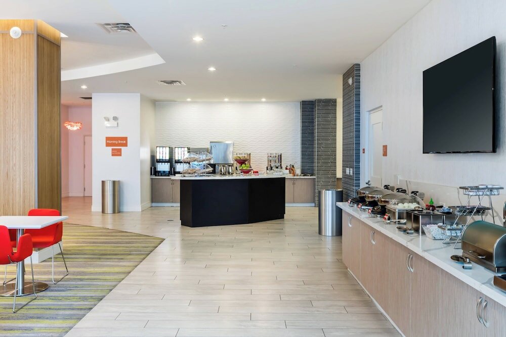 Фото TownePlace Suites by Marriott Orlando at SeaWorld