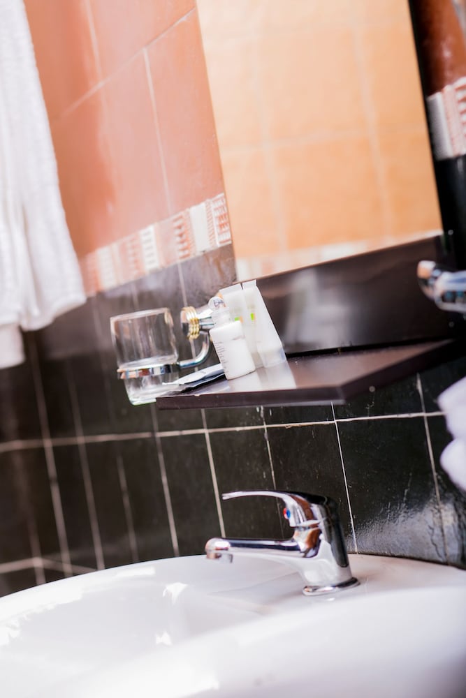 Фото Eden Vale Hotel