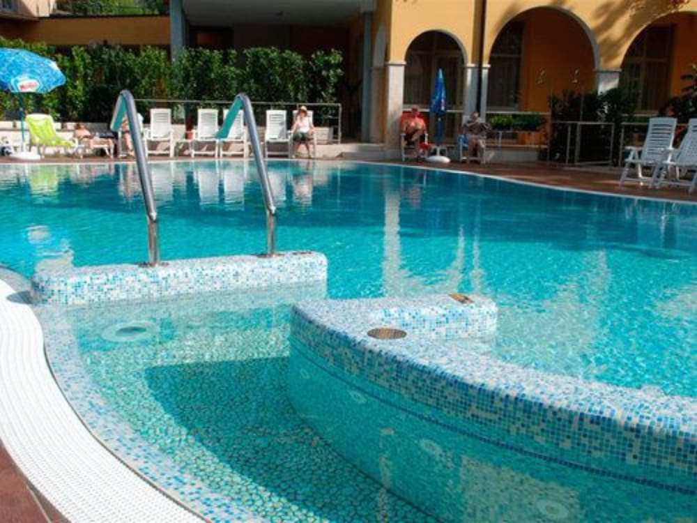 Фото Hotel Bisesti