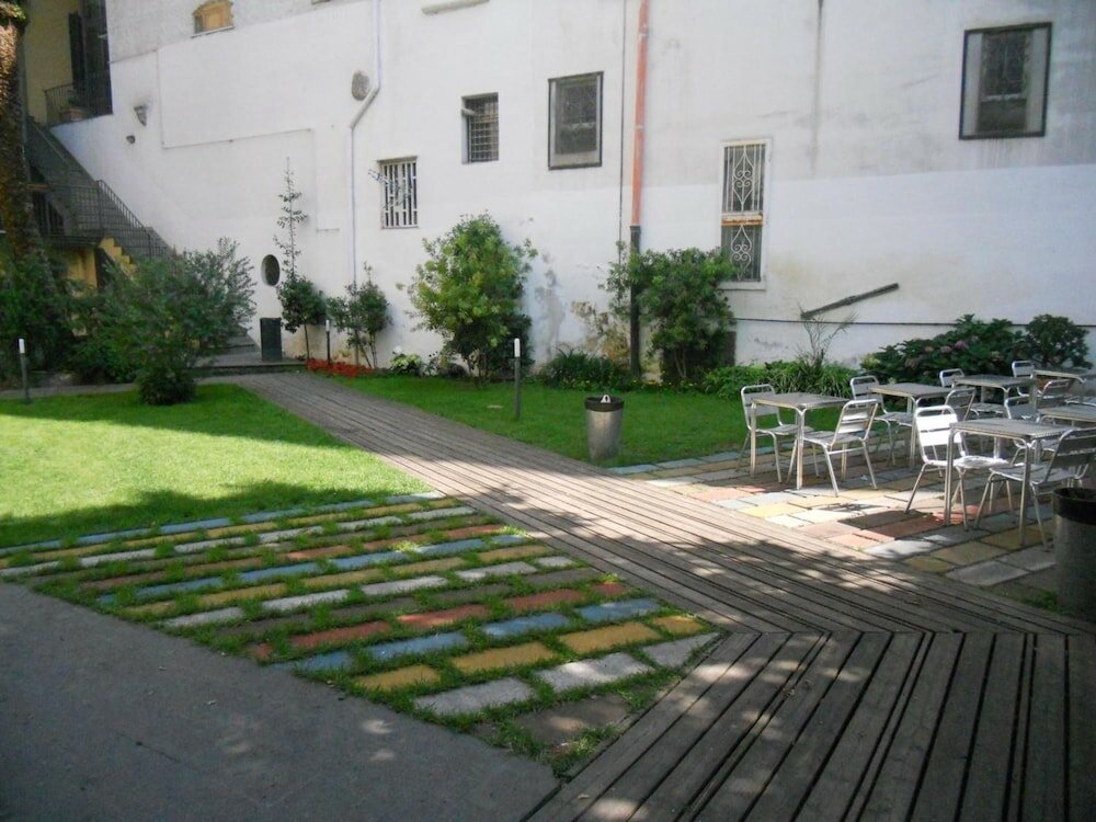 Фото La Controra Hostel