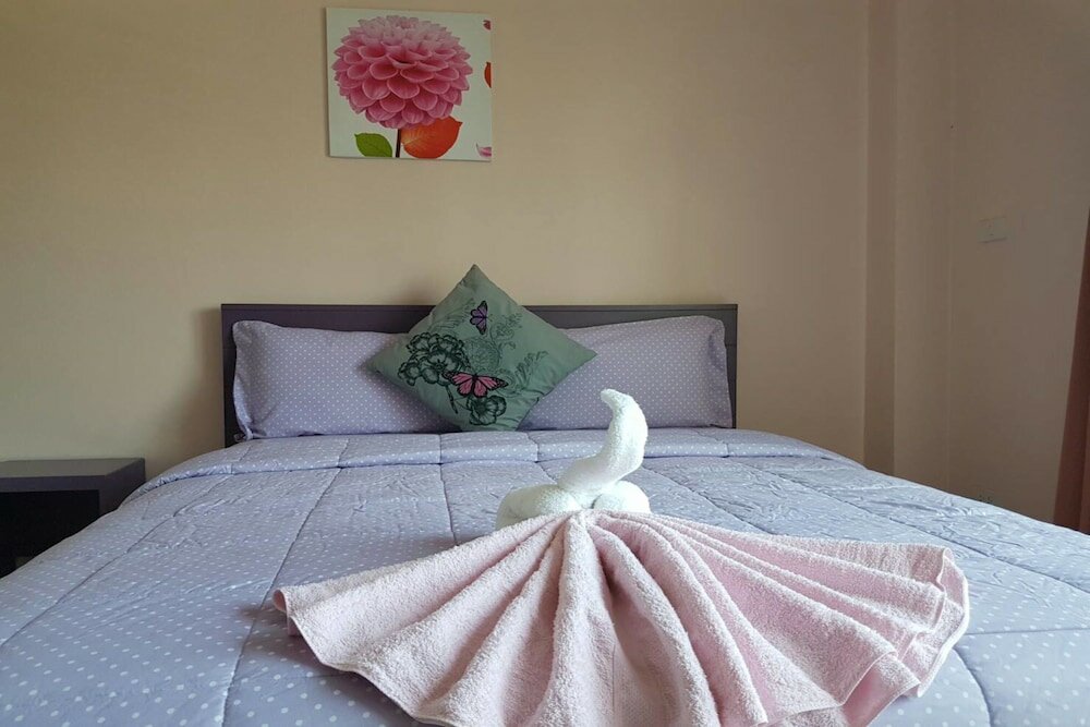 Фото V-House Hotel