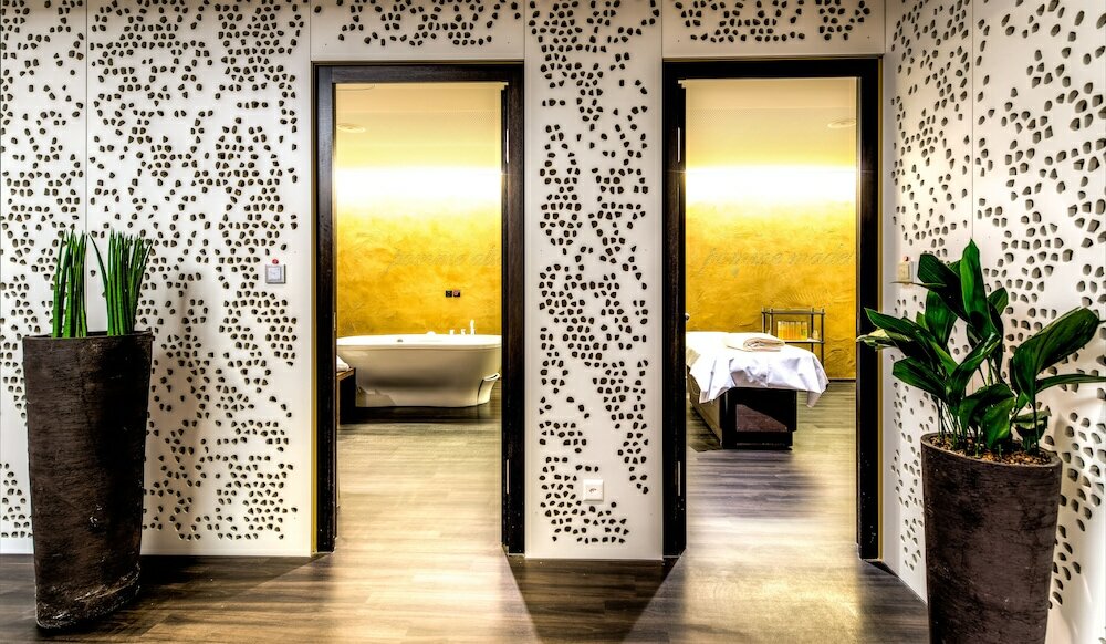 Фото Wellnesshotel Golf Panorama