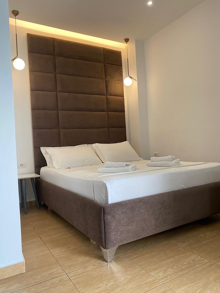 Фото Hotel Kuburi