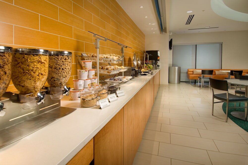 Фото SpringHill Suites Alexandria