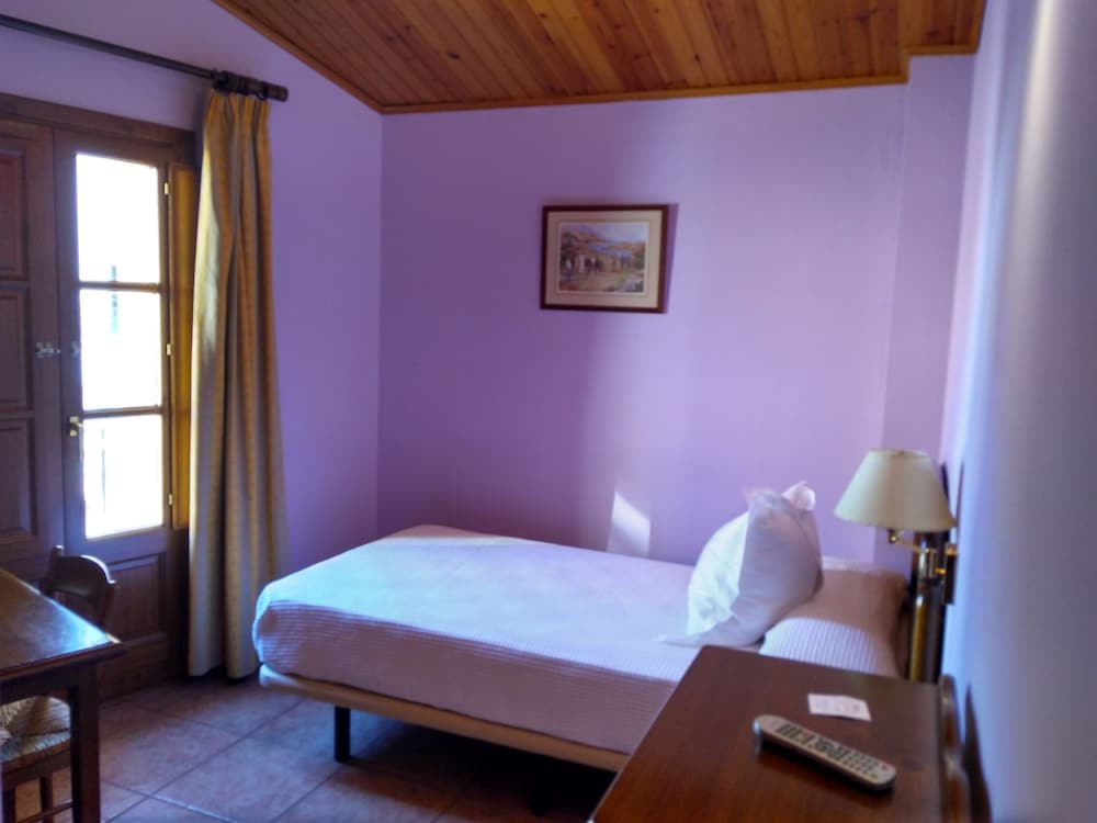 Фото Hostal Can Missè