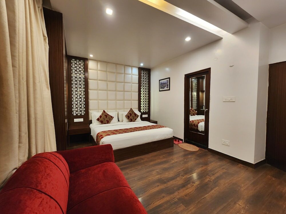 Фото Hotel Surya